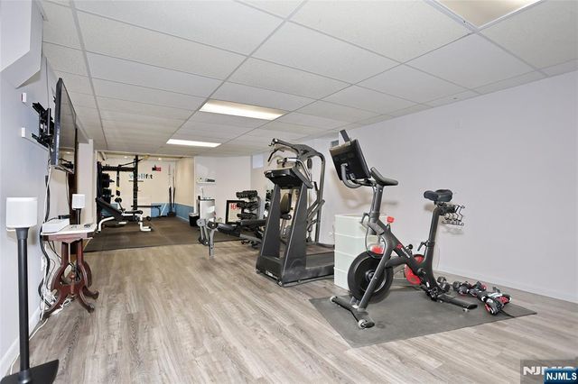 252 Bayberry Lane, Franklin Lakes, NJ 07417