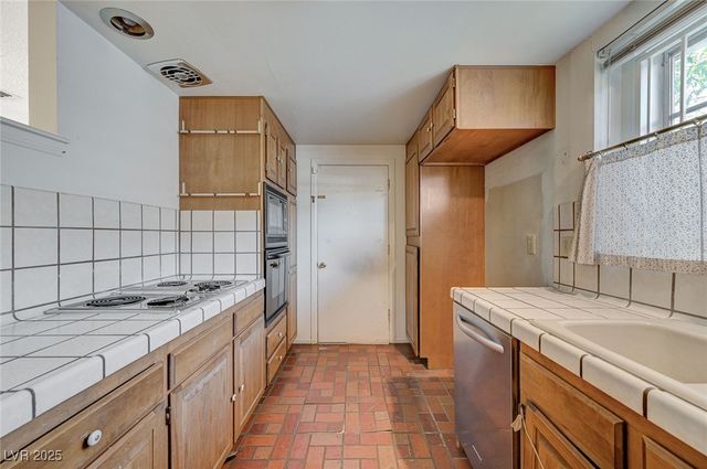 1813 Bracken Avenue, Las Vegas, NV 89104