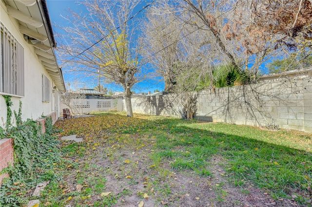 1813 Bracken Avenue, Las Vegas, NV 89104