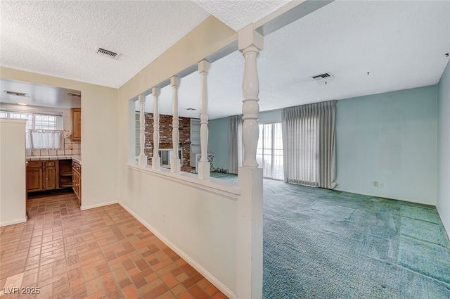 1813 Bracken Avenue, Las Vegas, NV 89104