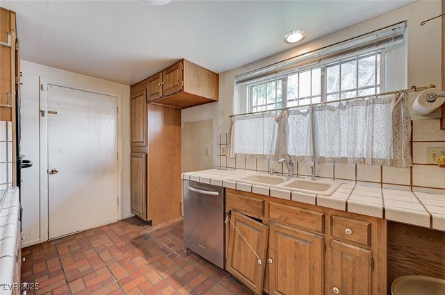 1813 Bracken Avenue, Las Vegas, NV 89104