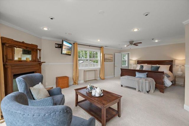 1745 Virginia Avenue, Redwood City, CA 94061