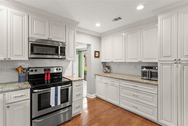 1421 E HANNA AVENUE, Tampa, FL 33604