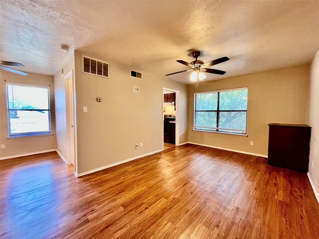 2526 W Prairie Street 205, Denton, TX 76201