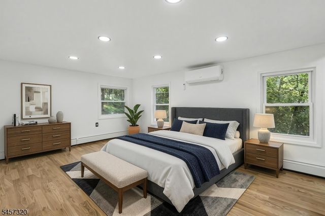 15 Cherry St, Newton Town, NJ 07860