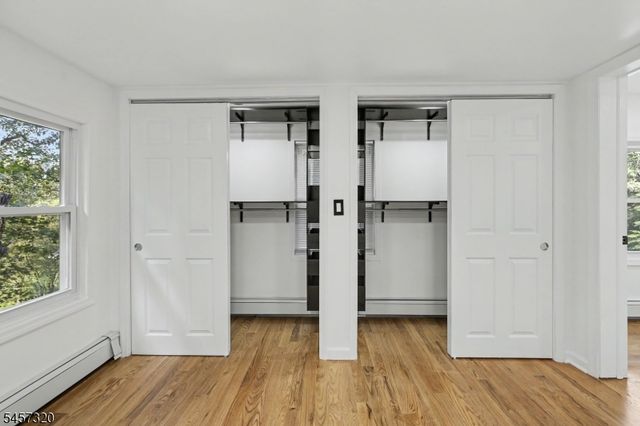 15 Cherry St, Newton Town, NJ 07860