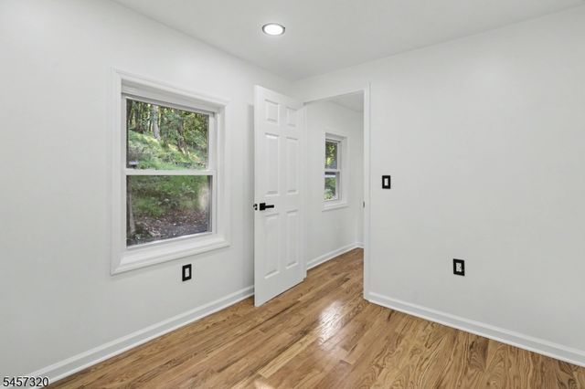 15 Cherry St, Newton Town, NJ 07860