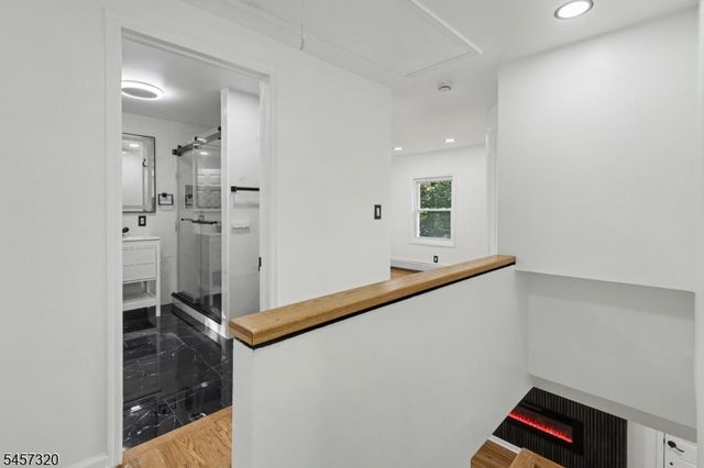 15 Cherry St, Newton Town, NJ 07860