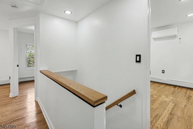 15 Cherry St, Newton Town, NJ 07860