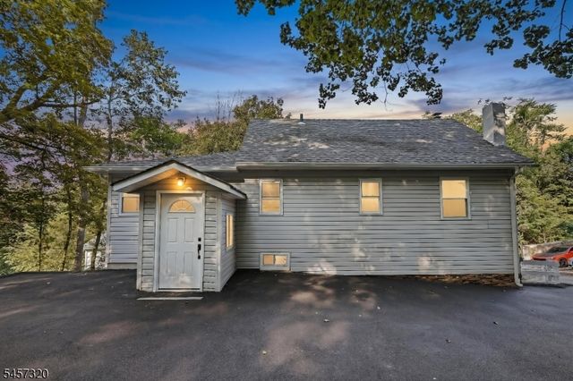 15 Cherry St, Newton Town, NJ 07860