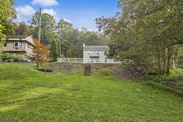 15 Cherry St, Newton Town, NJ 07860