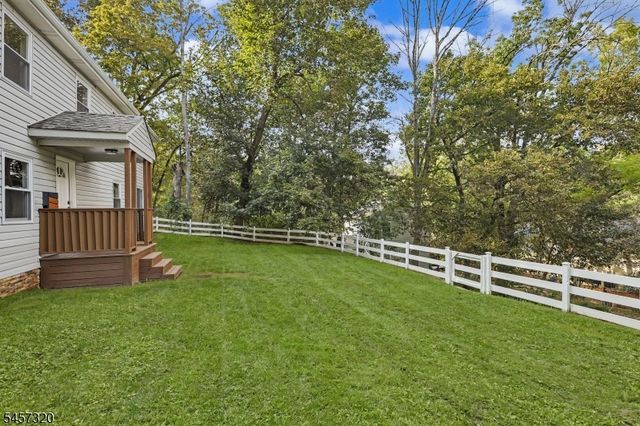 15 Cherry St, Newton Town, NJ 07860