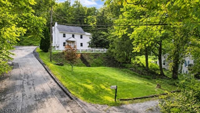 15 Cherry St, Newton Town, NJ 07860