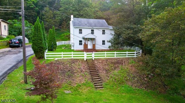 15 Cherry St, Newton Town, NJ 07860