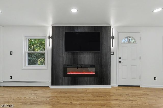 15 Cherry St, Newton Town, NJ 07860