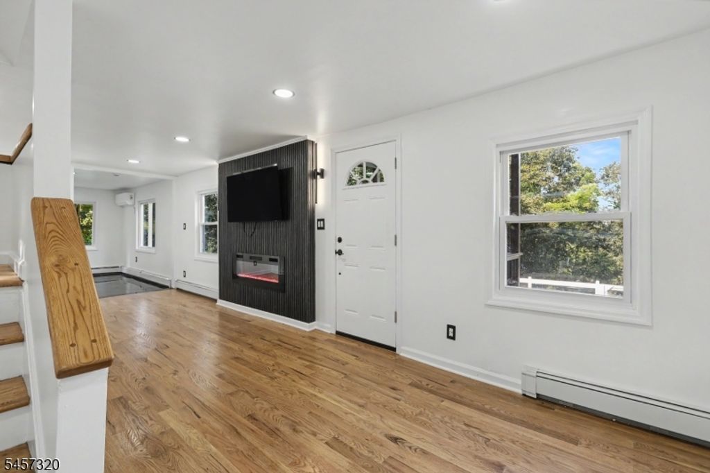 15 Cherry St, Newton Town, NJ 07860 — photo 4