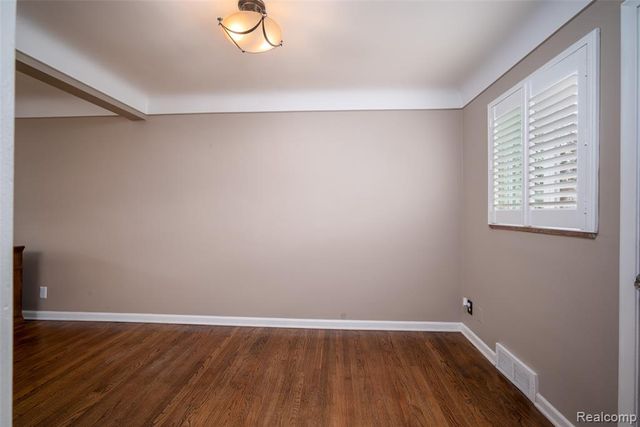 11026 Middlebelt Road, Livonia, MI 48150