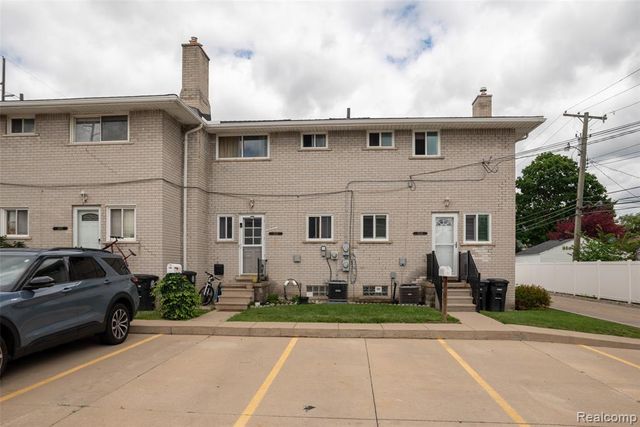 11026 Middlebelt Road, Livonia, MI 48150