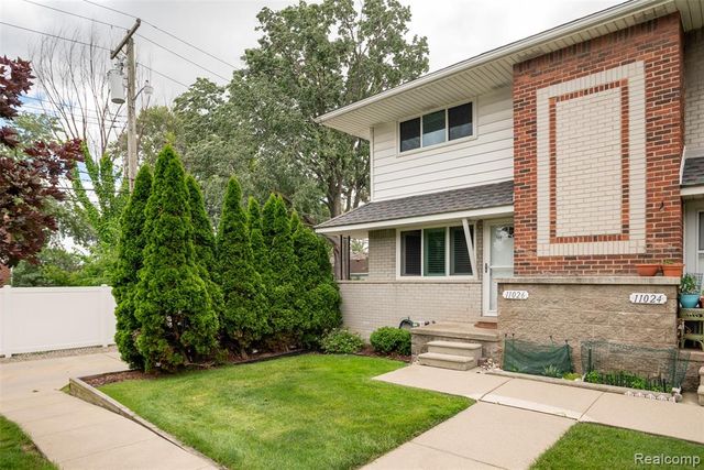 11026 Middlebelt Road, Livonia, MI 48150
