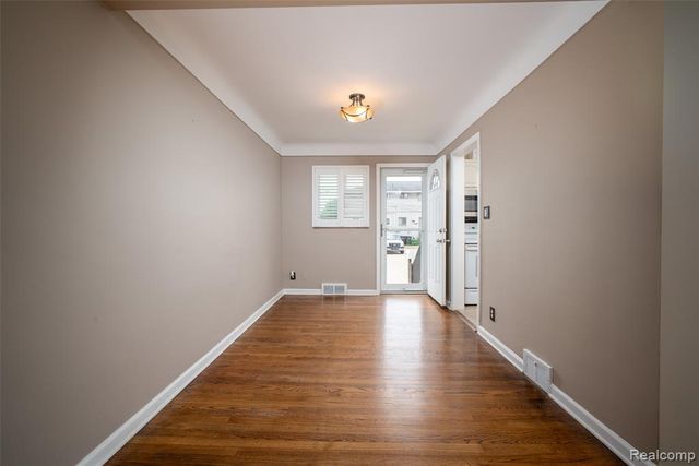 11026 Middlebelt Road, Livonia, MI 48150