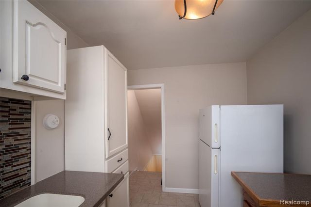 11026 Middlebelt Road, Livonia, MI 48150