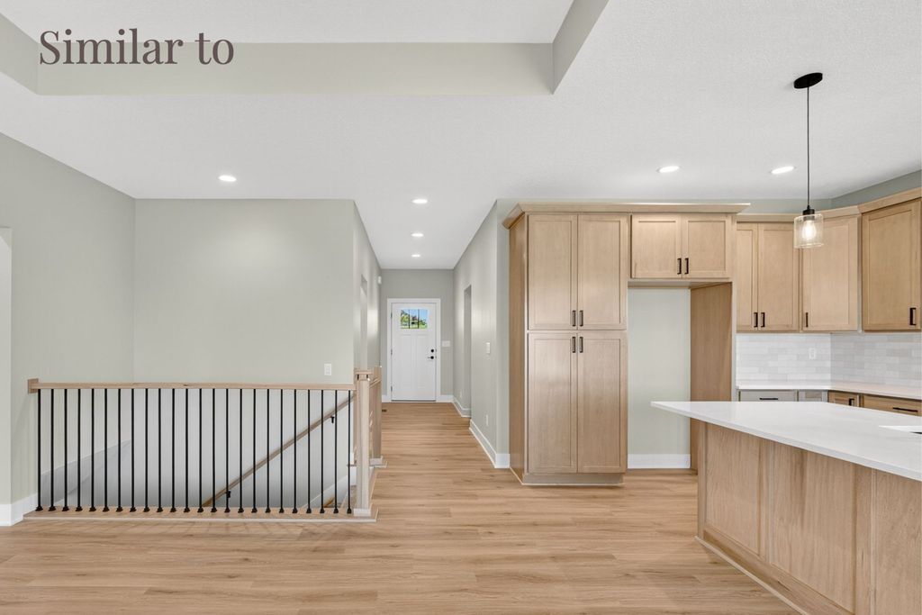 2942 Lake Hill Drive, Des Moines, IA 50320