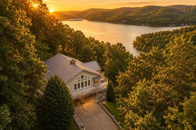 1038 Lakeside Dr, Smithville, TN 37166