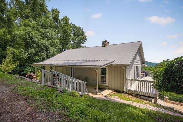 1038 Lakeside Dr, Smithville, TN 37166
