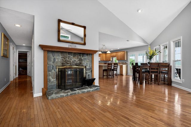 1038 Lakeside Dr, Smithville, TN 37166