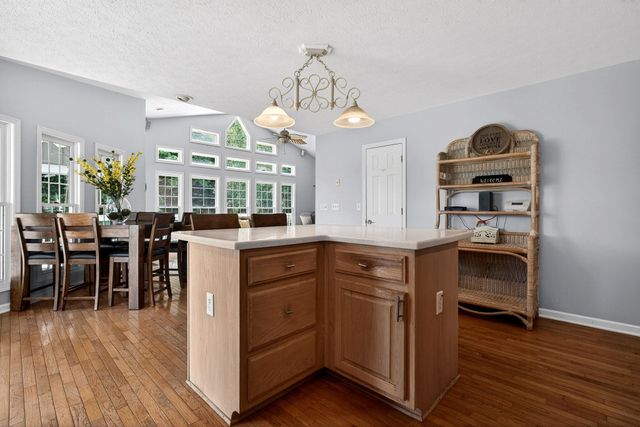 1038 Lakeside Dr, Smithville, TN 37166