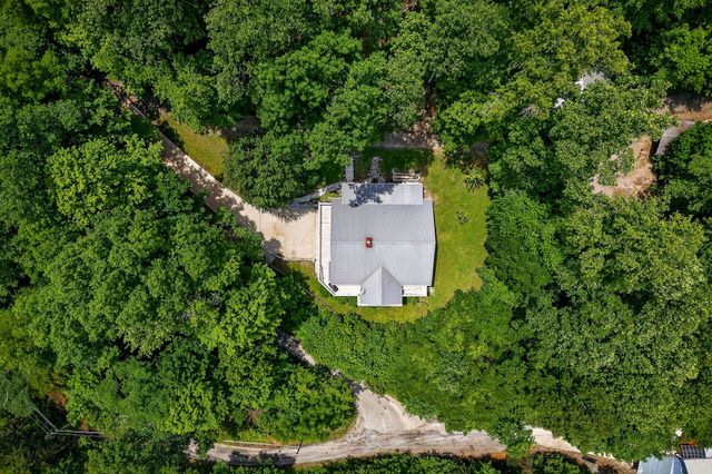 1038 Lakeside Dr, Smithville, TN 37166