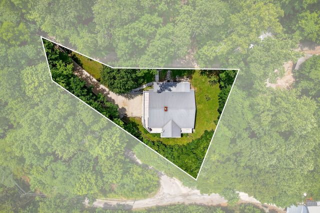 1038 Lakeside Dr, Smithville, TN 37166