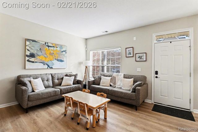 17764 Windflower Drive, Southfield, MI 48076