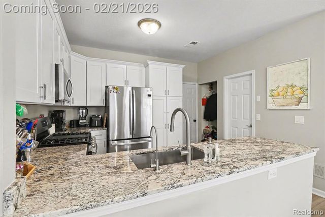 17764 Windflower Drive, Southfield, MI 48076