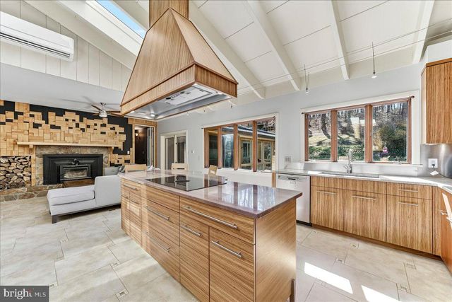 310 WOODVIEW RD, West Grove, PA 19390