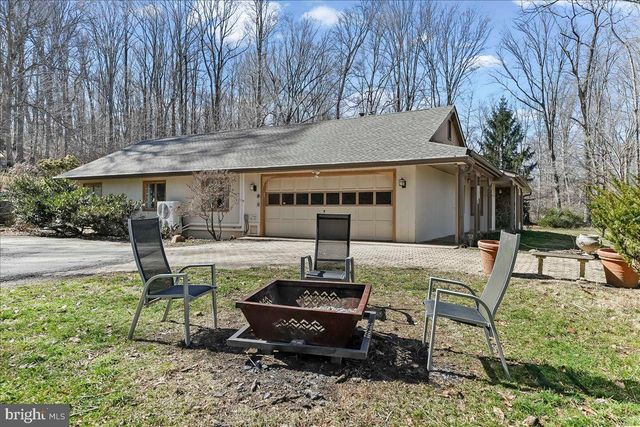 310 WOODVIEW RD, West Grove, PA 19390