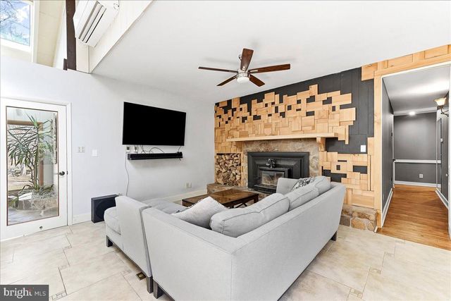 310 WOODVIEW RD, West Grove, PA 19390