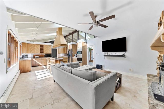 310 WOODVIEW RD, West Grove, PA 19390