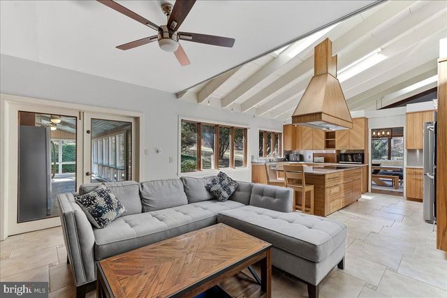 310 WOODVIEW RD, West Grove, PA 19390