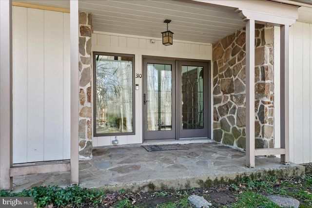 310 WOODVIEW RD, West Grove, PA 19390