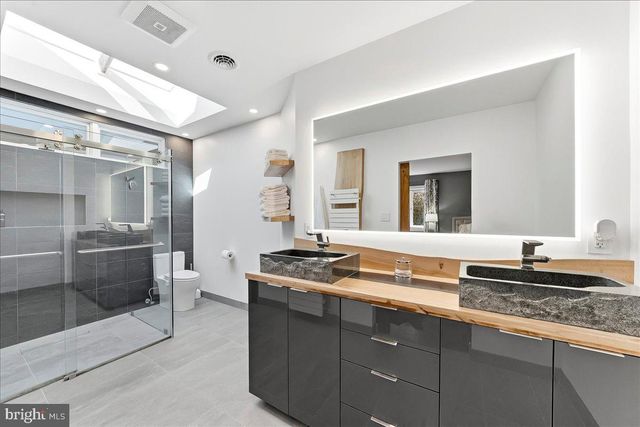 310 WOODVIEW RD, West Grove, PA 19390