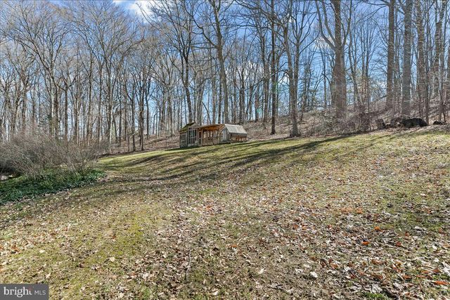 310 WOODVIEW RD, West Grove, PA 19390