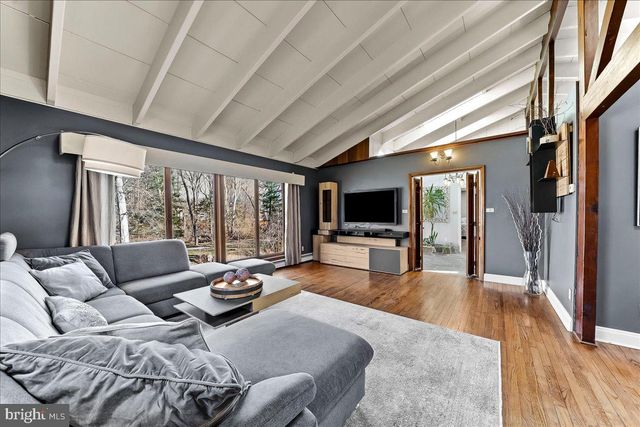 310 WOODVIEW RD, West Grove, PA 19390