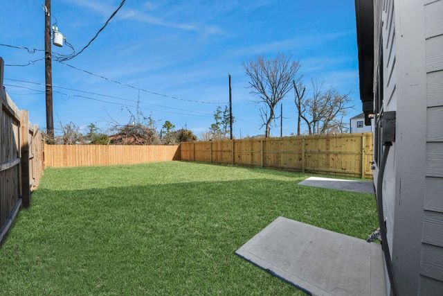 8655 Sunderland Road, Houston, TX 77028