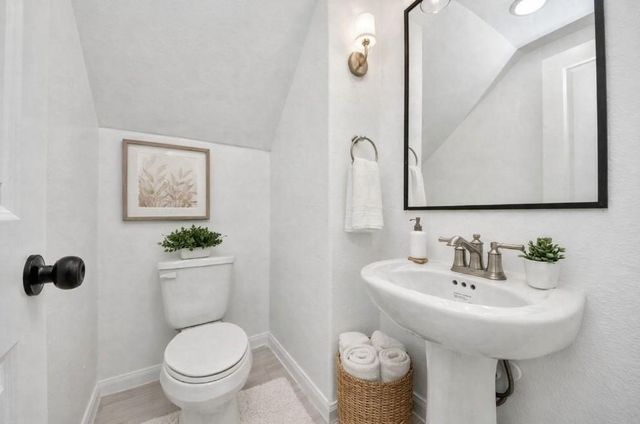 8655 Sunderland Road, Houston, TX 77028