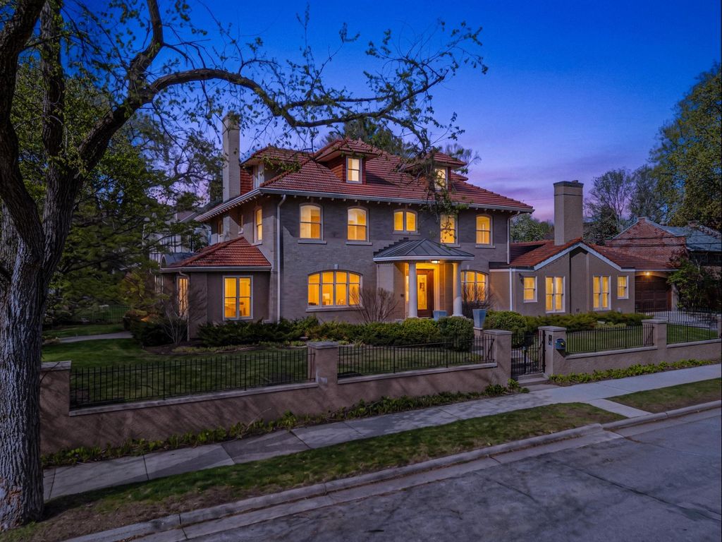 1724 Summit Avenue, Minneapolis, MN 55403 — exterior