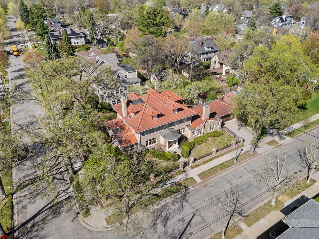 1724 Summit Avenue, Minneapolis, MN 55403 — photo 2
