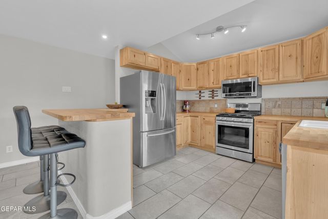 4573 Robert Acosta Drive, El Paso, TX 79934