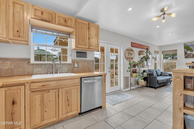 4573 Robert Acosta Drive, El Paso, TX 79934