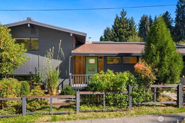 10200 62nd Avenue S, Seattle, WA 98178